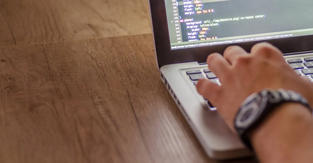 Ноутбук с открытым редактором кода и Markdown-форматированием для конвертации в HTML